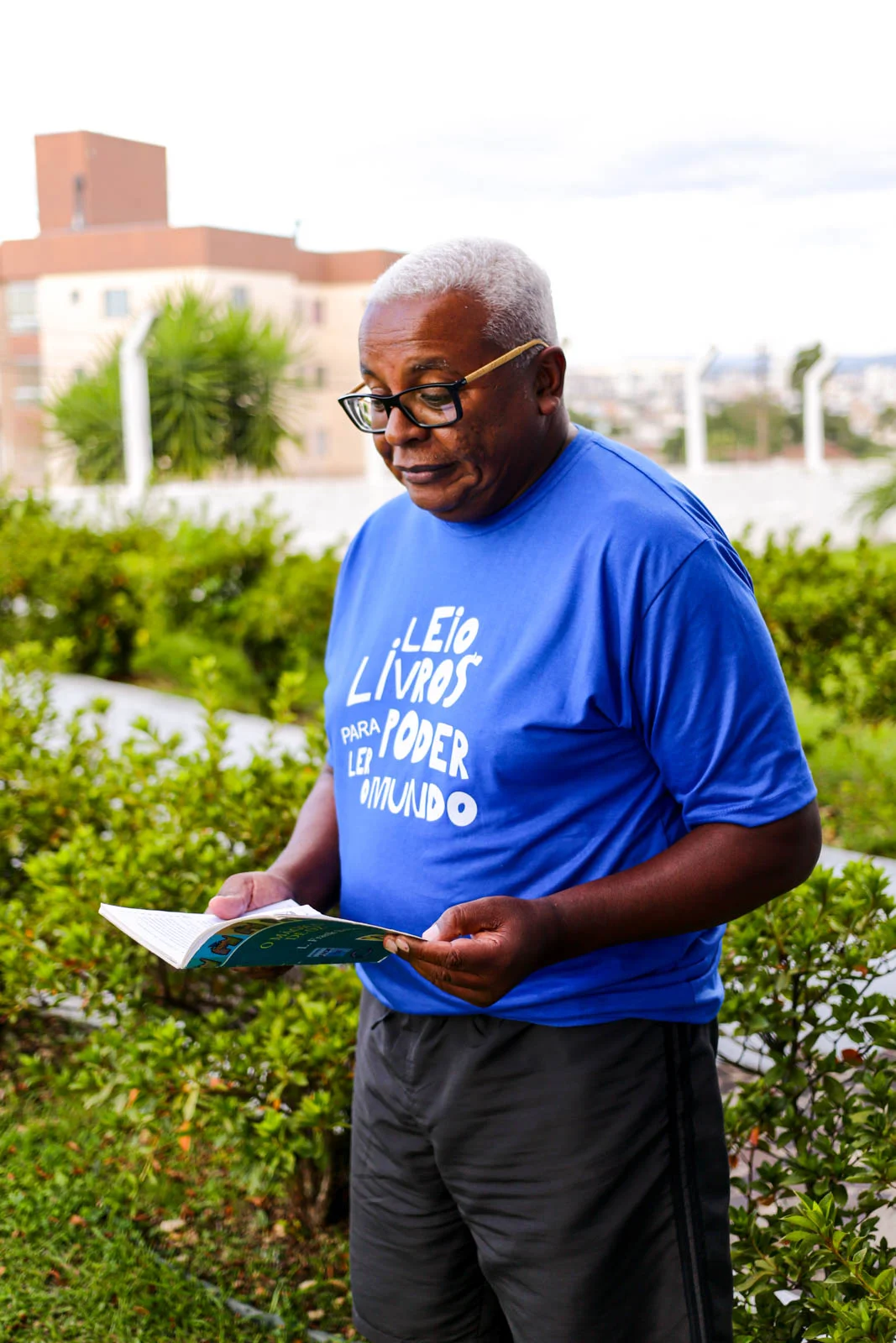 Entre livros e novos mundos: professor Chico forma novos leitores em Lages