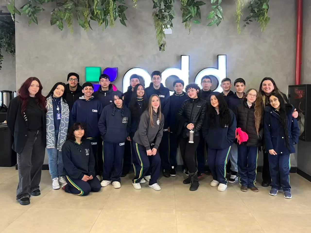 Estudantes da Emeb Professor Eduardo Pedro Amaral realizam visita guiada à empresa NDD Tech